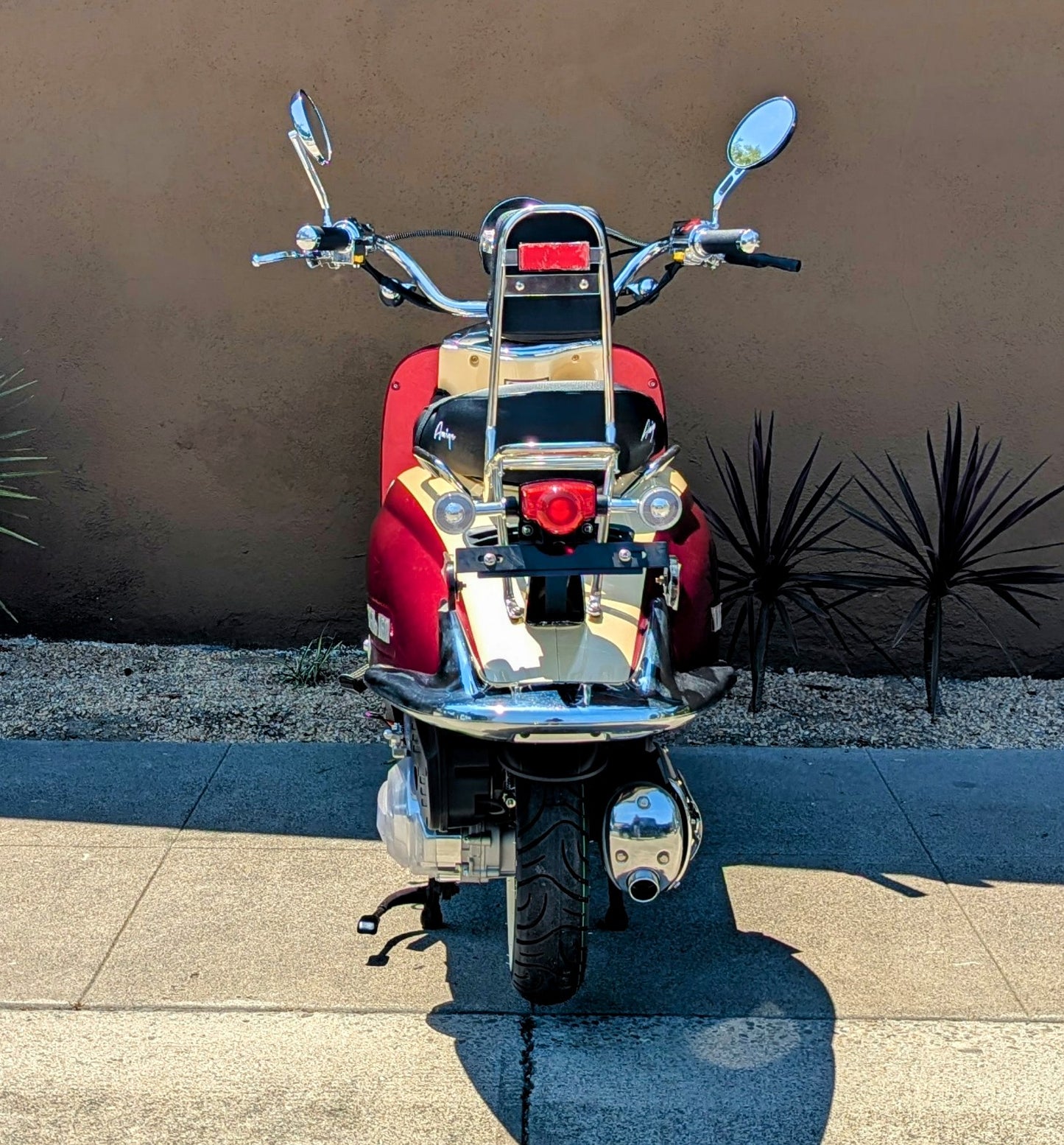 Amigo IL Bello 150cc Retro Gas Scooter