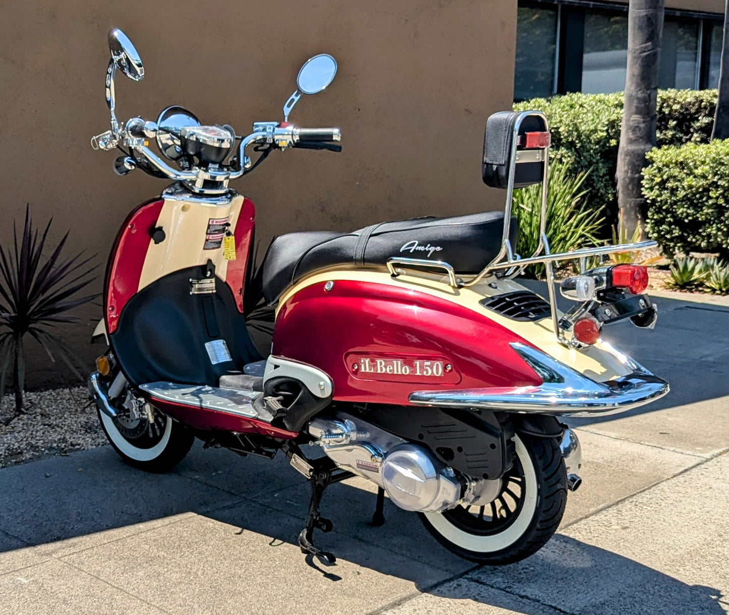 Amigo IL Bello 150cc Retro Gas Scooter
