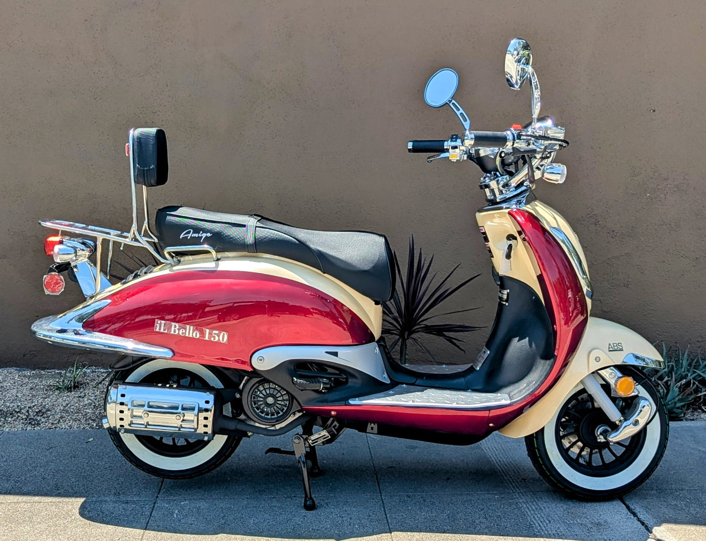 Amigo IL Bello 150cc Retro Gas Scooter
