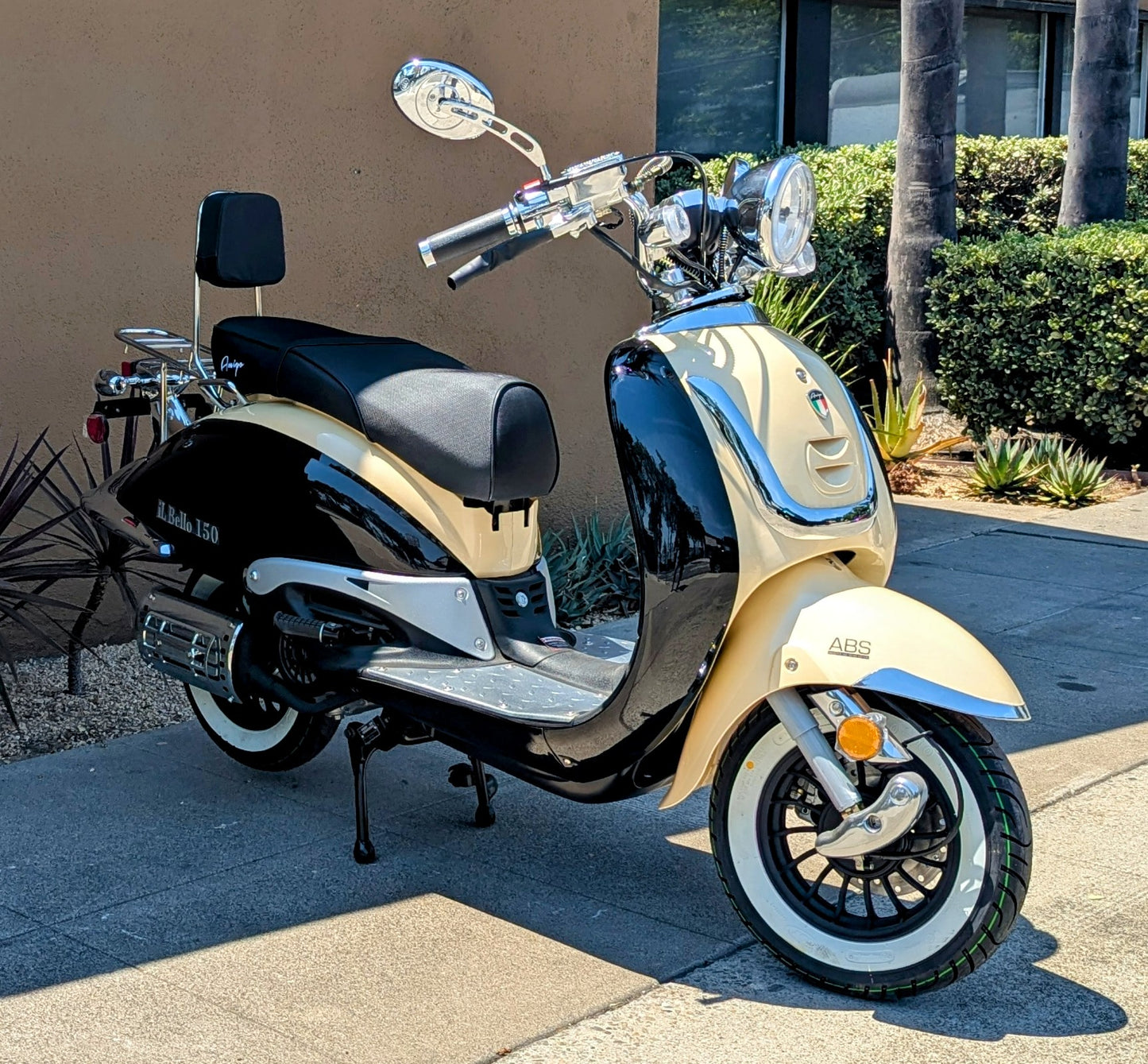 Amigo IL Bello 150cc Retro Gas Scooter