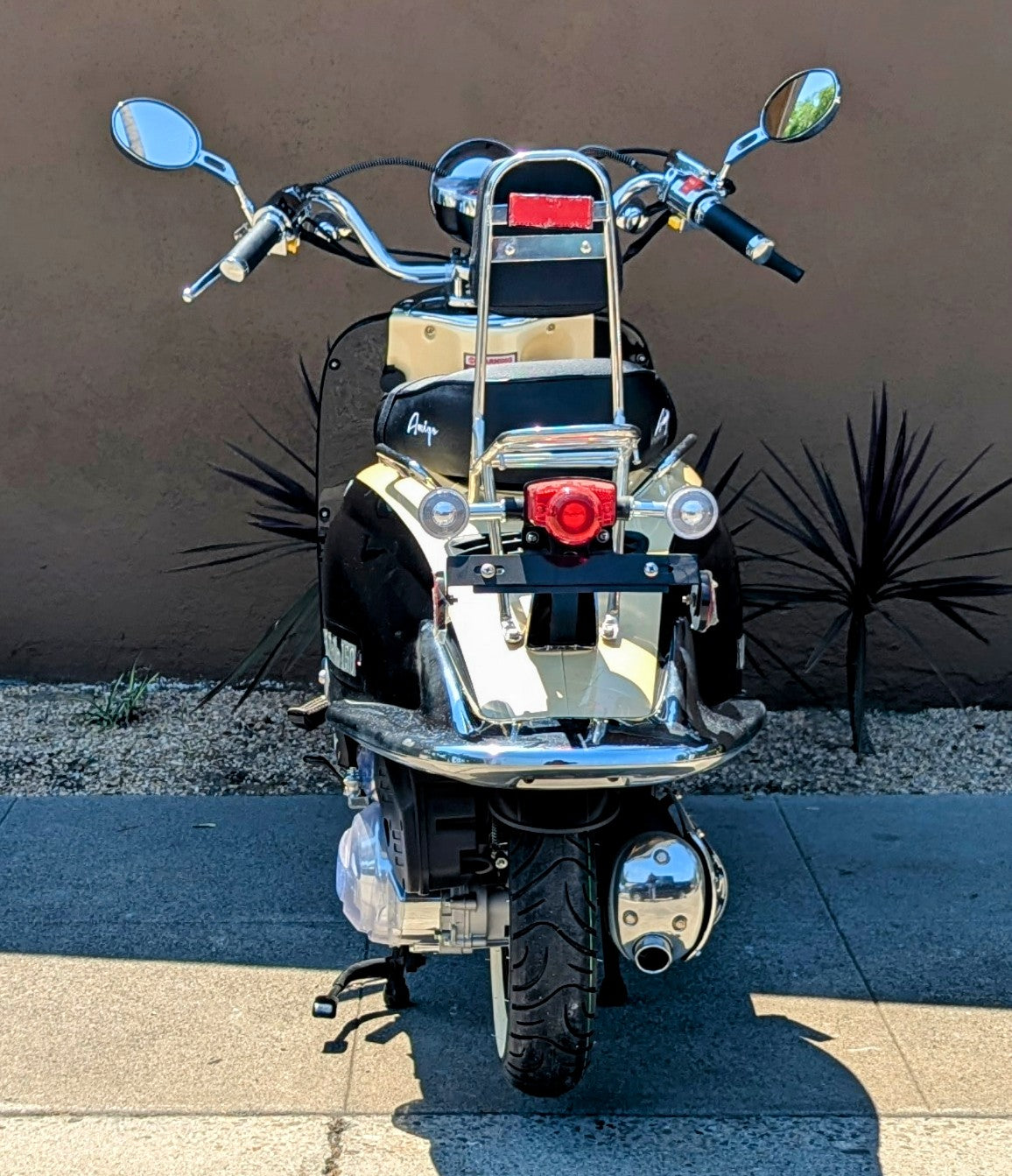 Amigo IL Bello 150cc Retro Gas Scooter