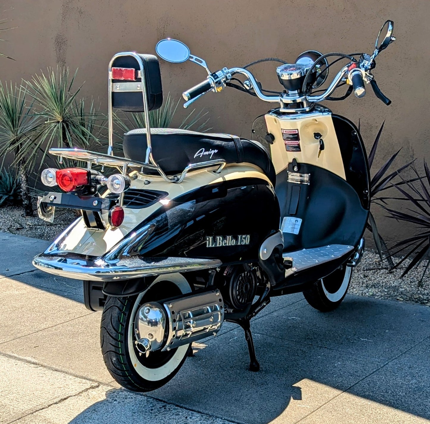 Amigo IL Bello 150cc Retro Gas Scooter