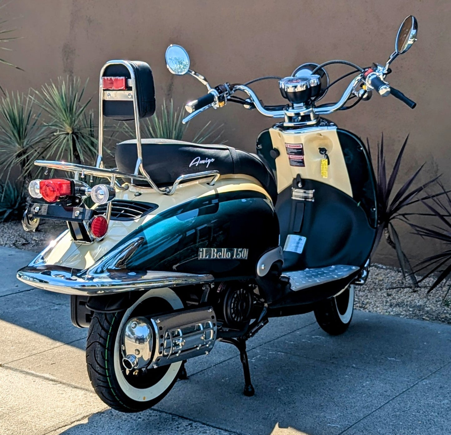 Amigo IL Bello 150cc Retro Gas Scooter