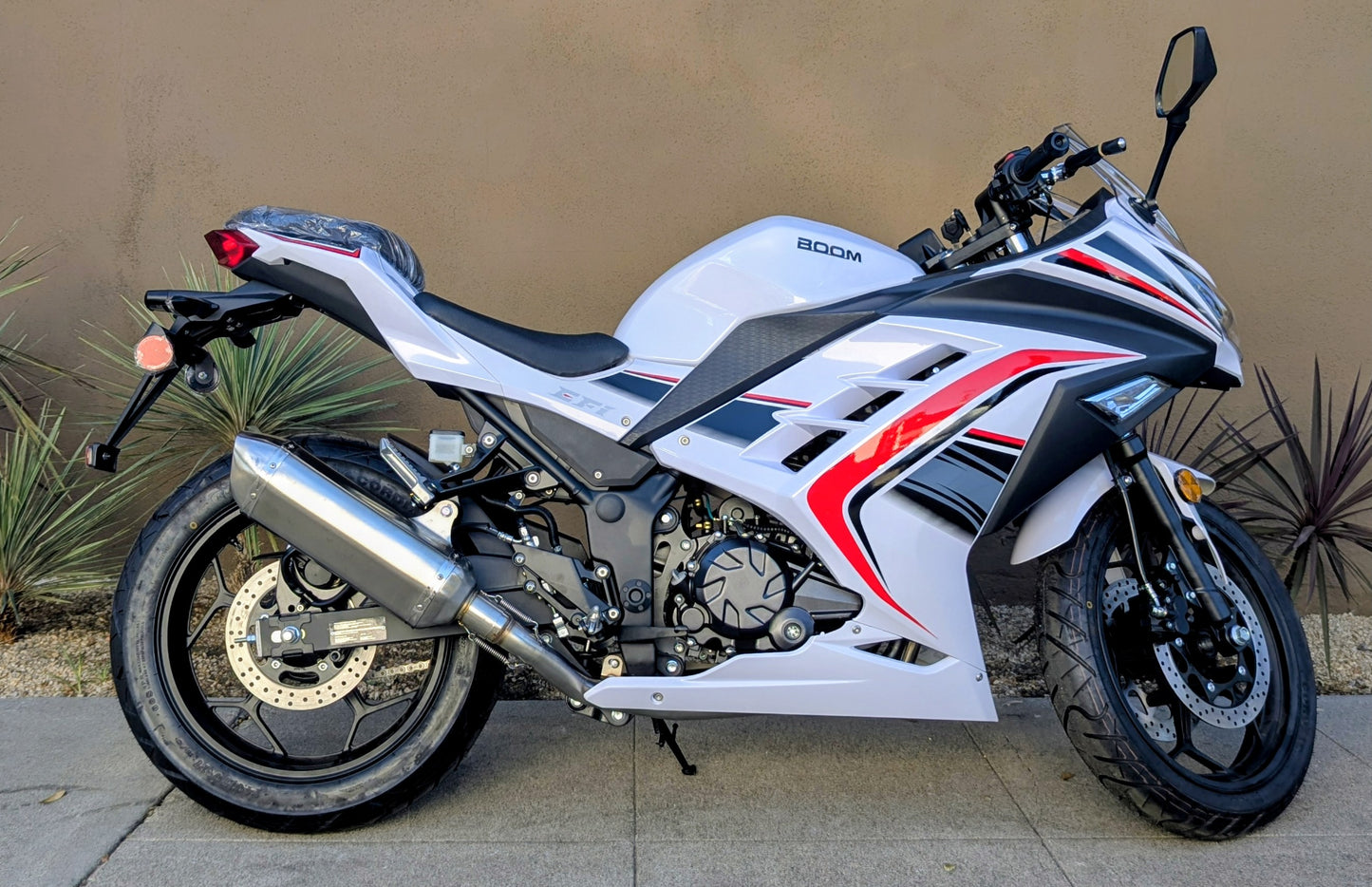 Boom BD250-5 250cc EFI Motorcycle