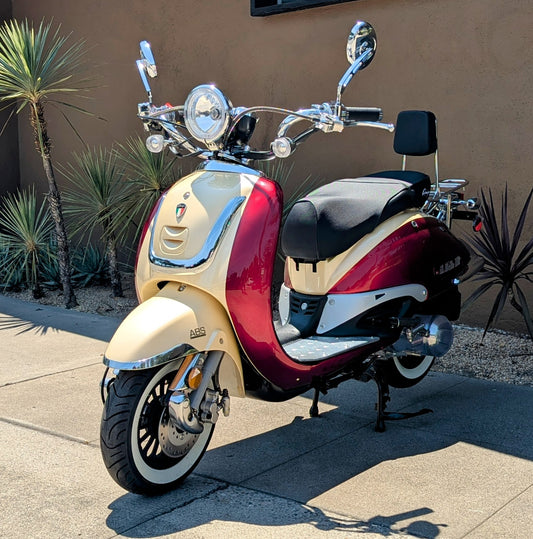 Amigo IL Bello 150cc Retro Gas Scooter
