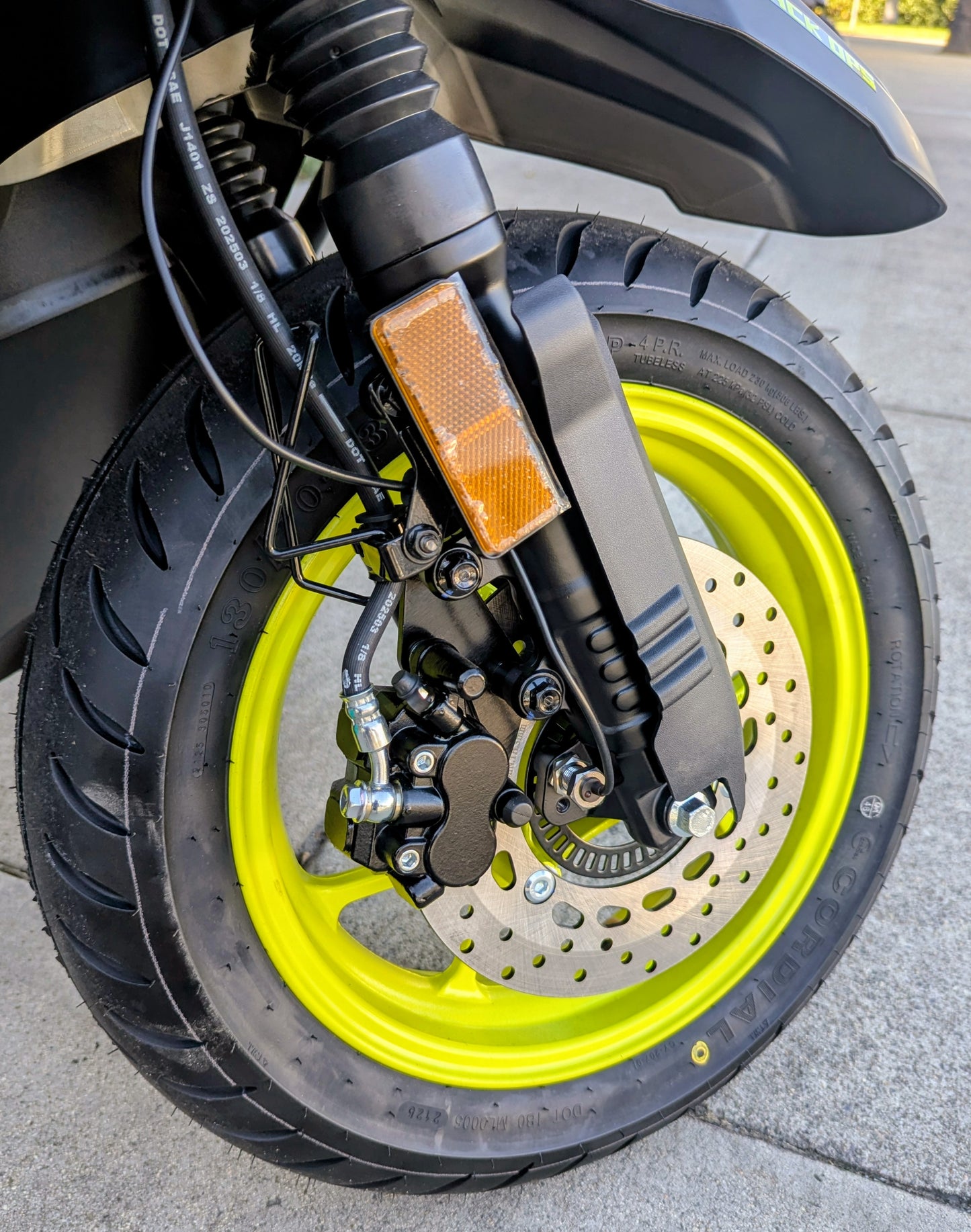 Supermach Tank 200 DLX 200cc EFI Scooter